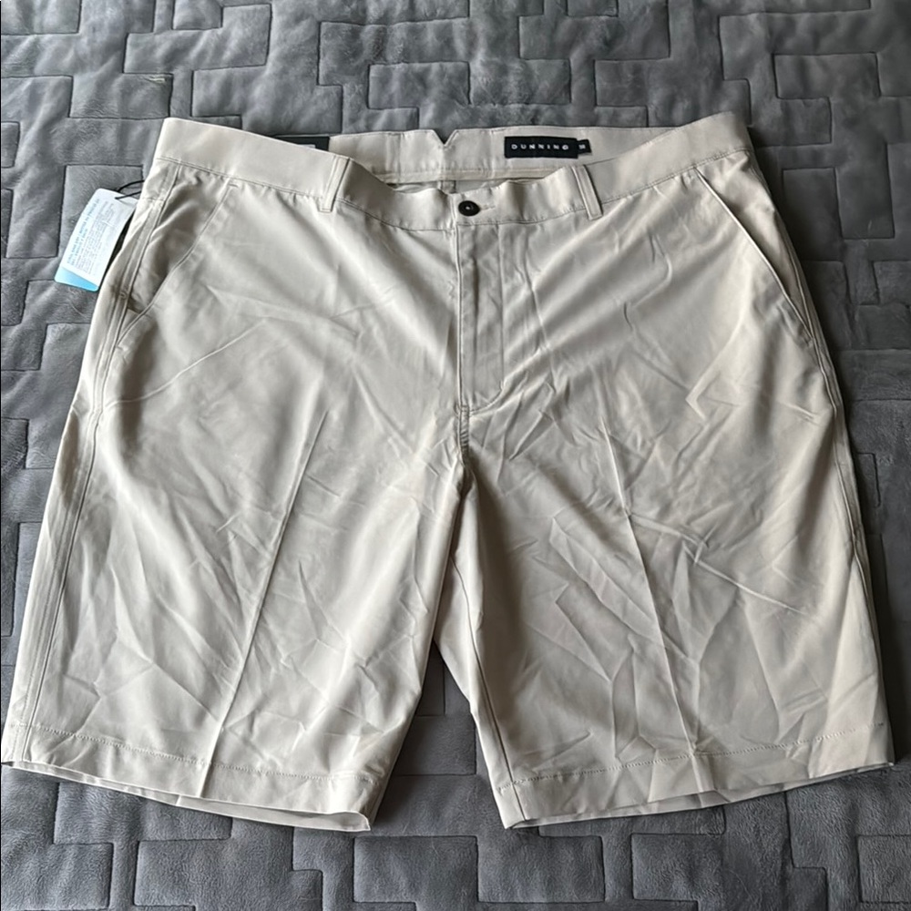 NWT Men's khaki Golf Shorts